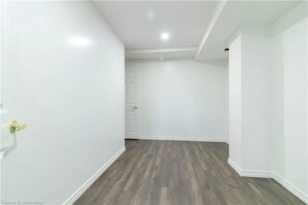 60 Whitlaw Way, #2