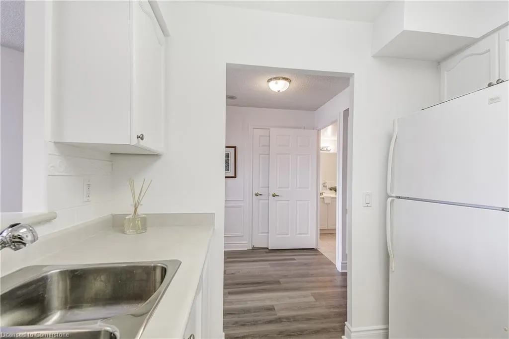 100 Burloak Drive, #1416