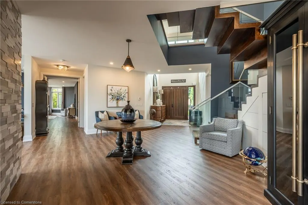 5500 Steeles Avenue W