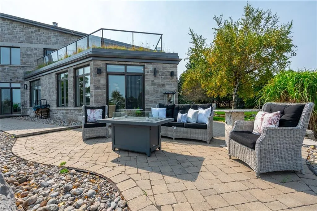 5500 Steeles Avenue W