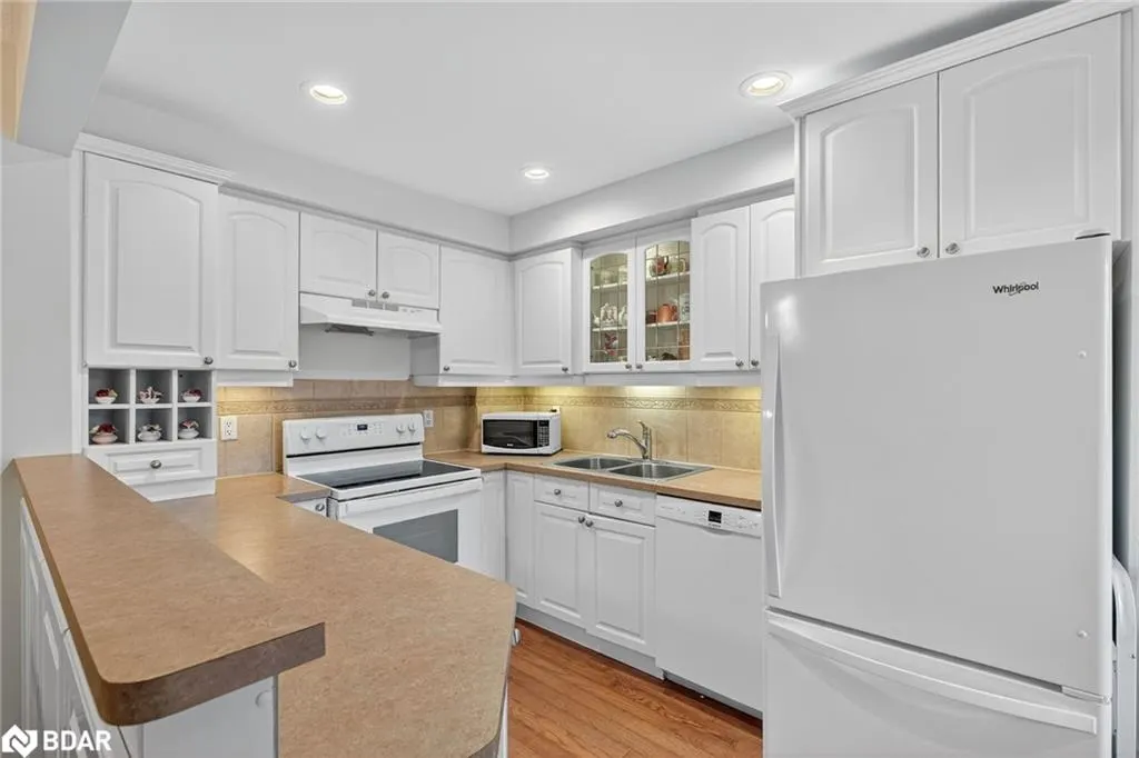 17 St Vincent Street, #9