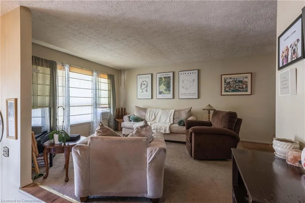 7709 Ronnie Crescent