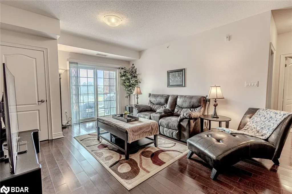 43 Ferndale Drive S, #305