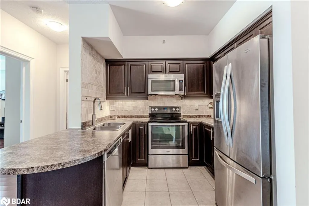 43 Ferndale Drive S, #305