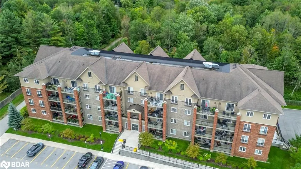 43 Ferndale Drive S, #305