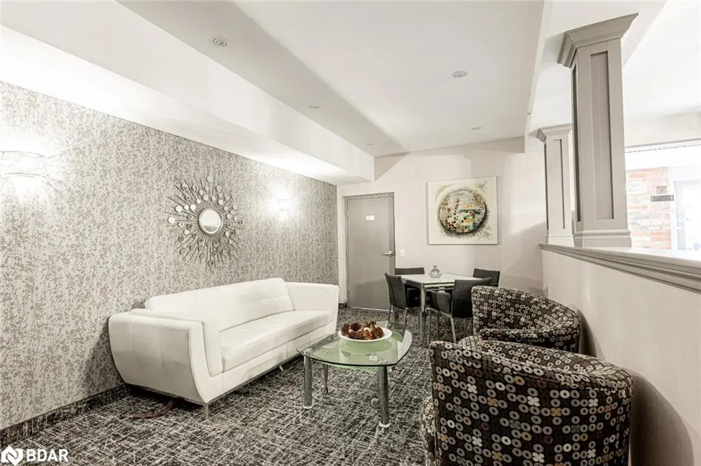 43 Ferndale Drive S, #305