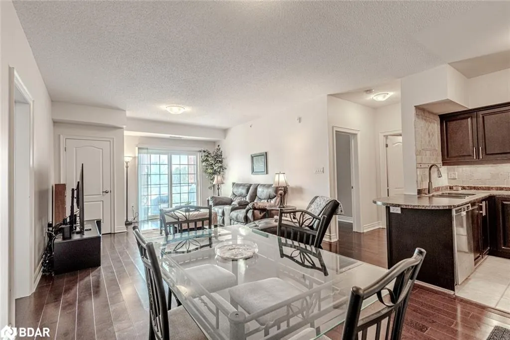 43 Ferndale Drive S, #305