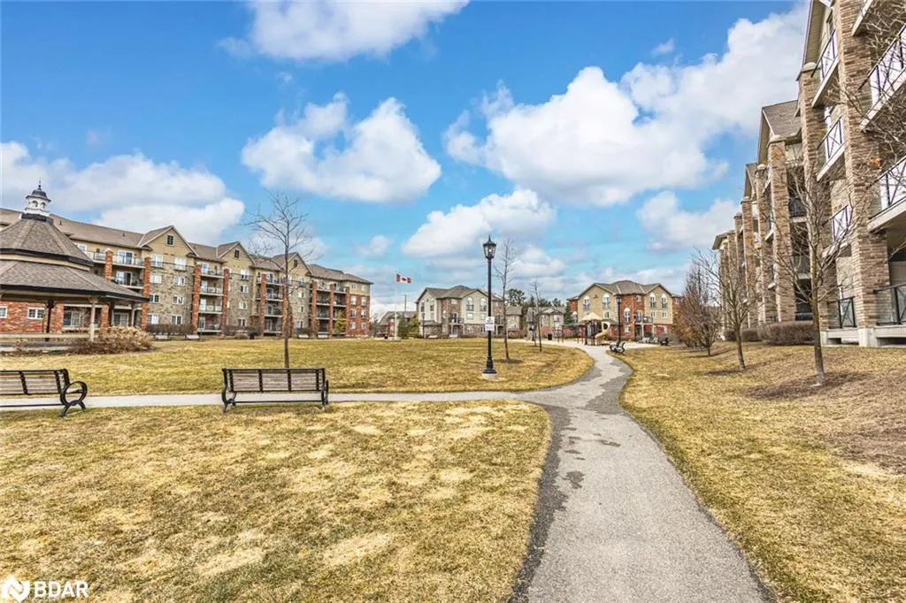 43 Ferndale Drive S, #305