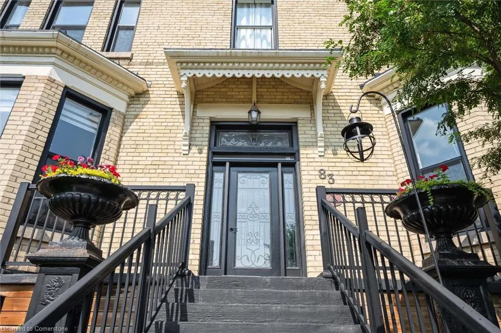 83 King Street