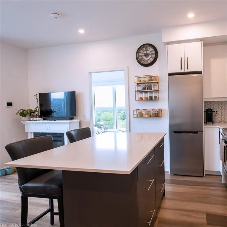 15 Wellington Street S, #1009