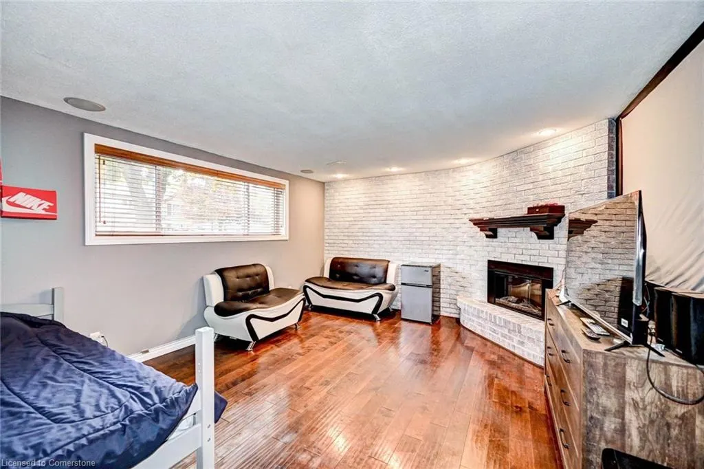 288 Salisbury Avenue