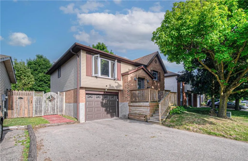 735 Elgin Street N