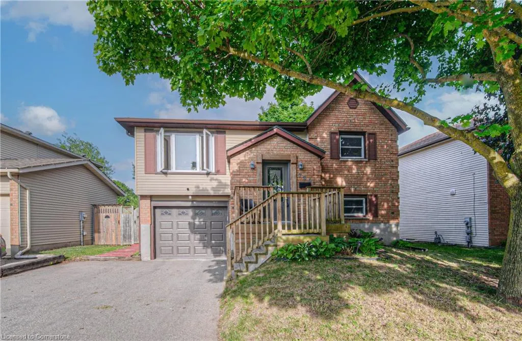 735 Elgin Street N