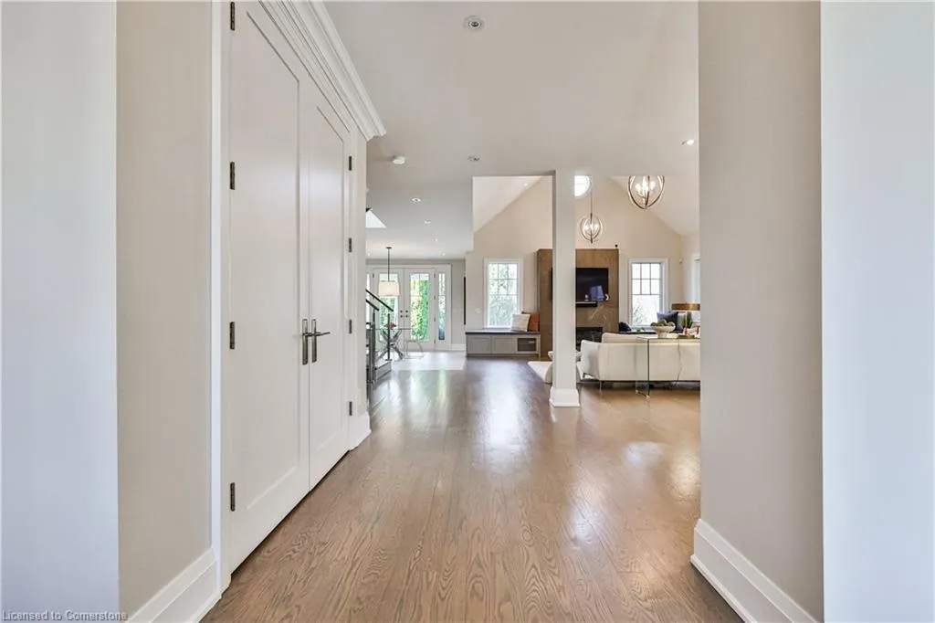 283 Jennings Crescent