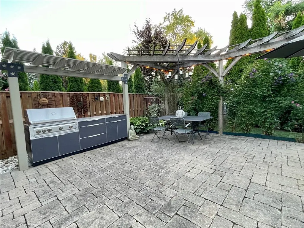 283 Jennings Crescent