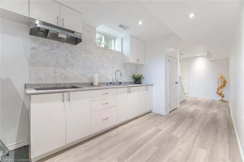 90 Raymond Road, #6