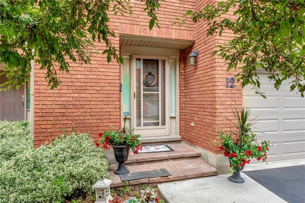 30 Osler Drive, #12