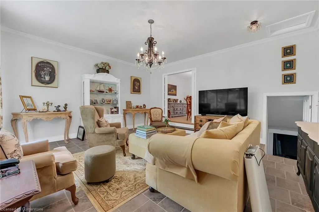 148 Lakeshore Road