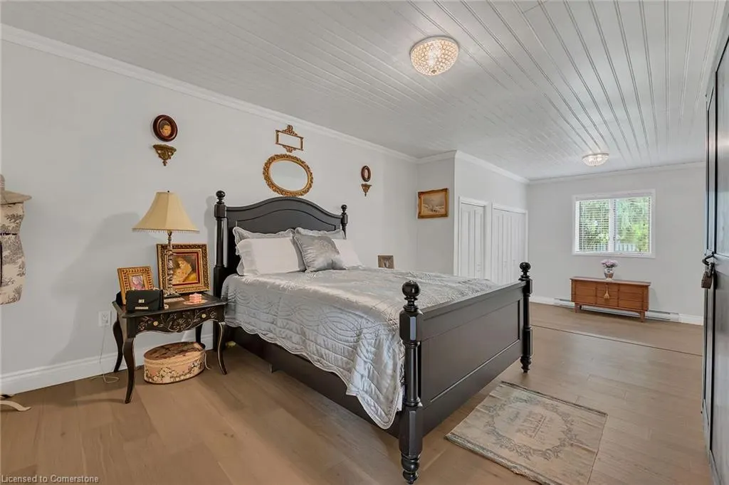 148 Lakeshore Road