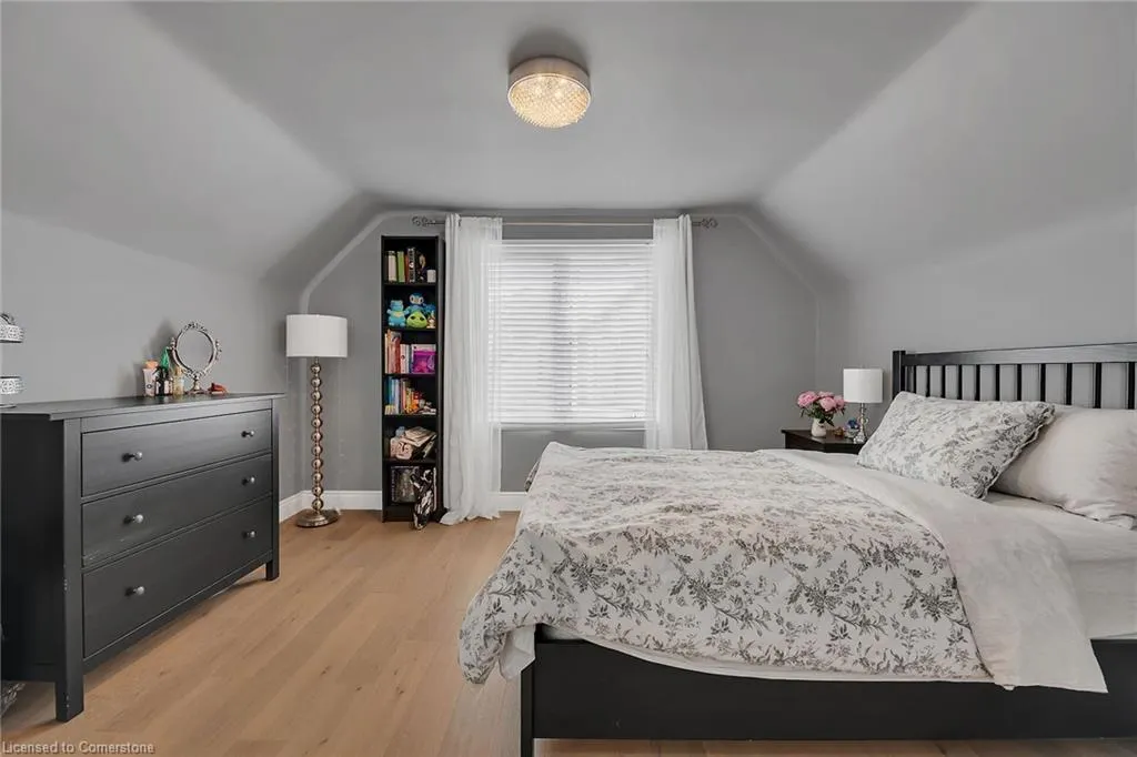 148 Lakeshore Road