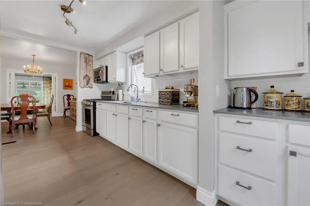 148 Lakeshore Road