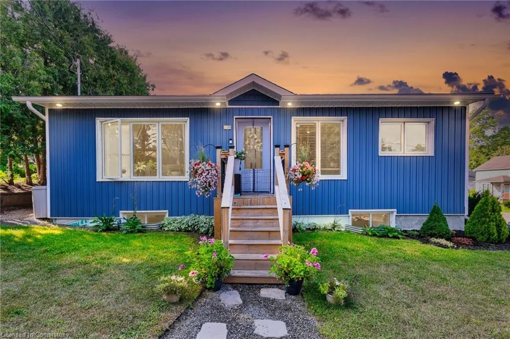 32 Nichol Street W