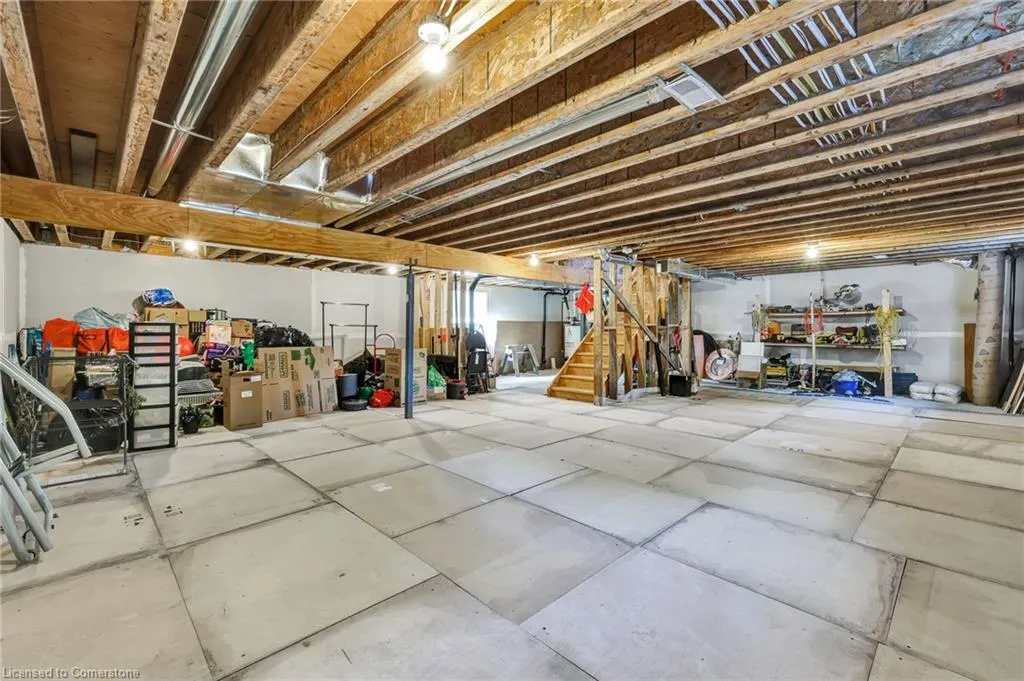 32 Nichol Street W
