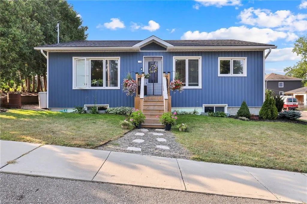 32 Nichol Street W