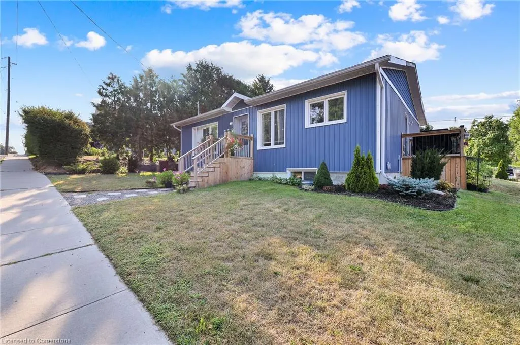 32 Nichol Street W