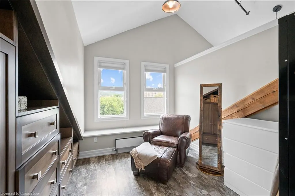 25 Concession Street, #201