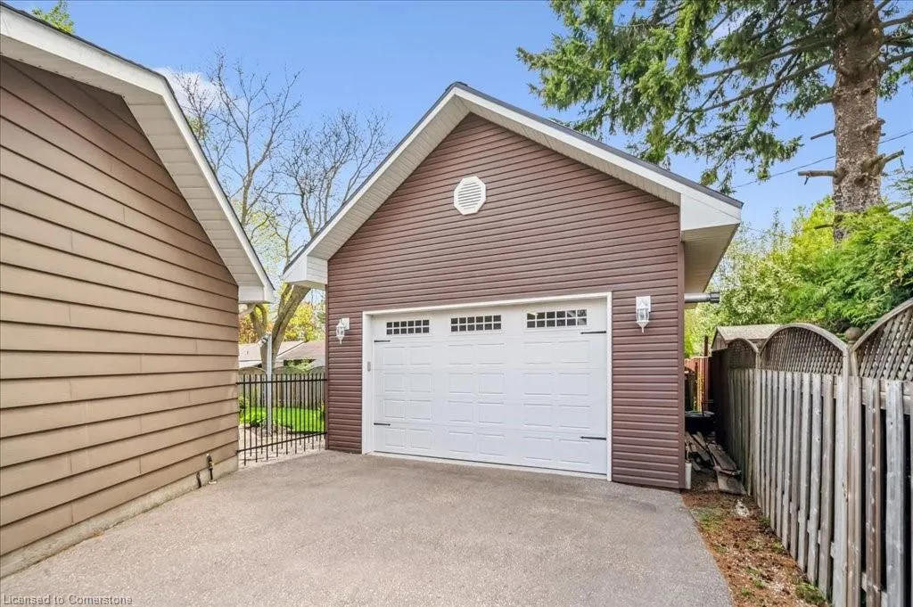 15 Wellington Drive