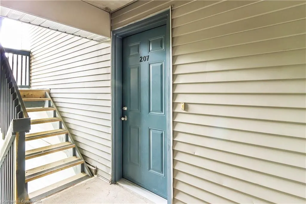 2010 Cleaver Avenue, #207