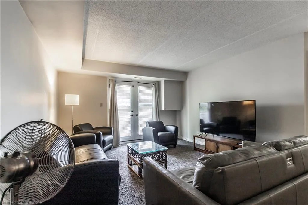 2010 Cleaver Avenue, #207