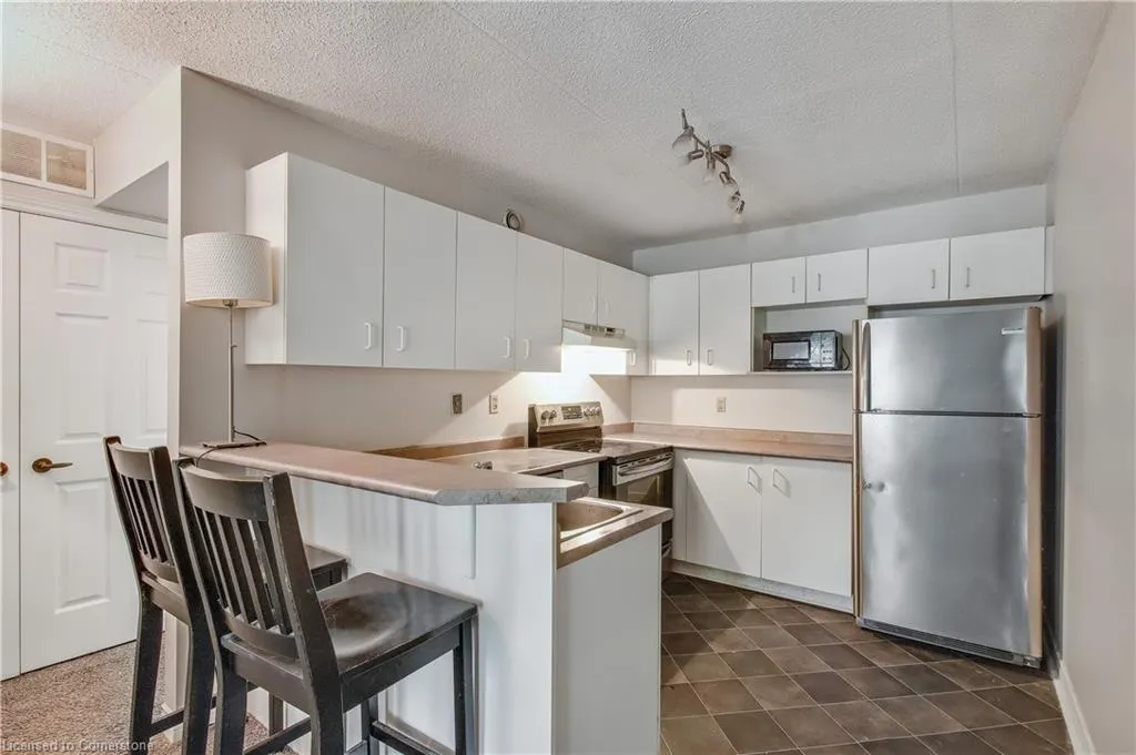 2010 Cleaver Avenue, #207