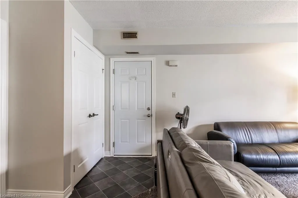 2010 Cleaver Avenue, #207