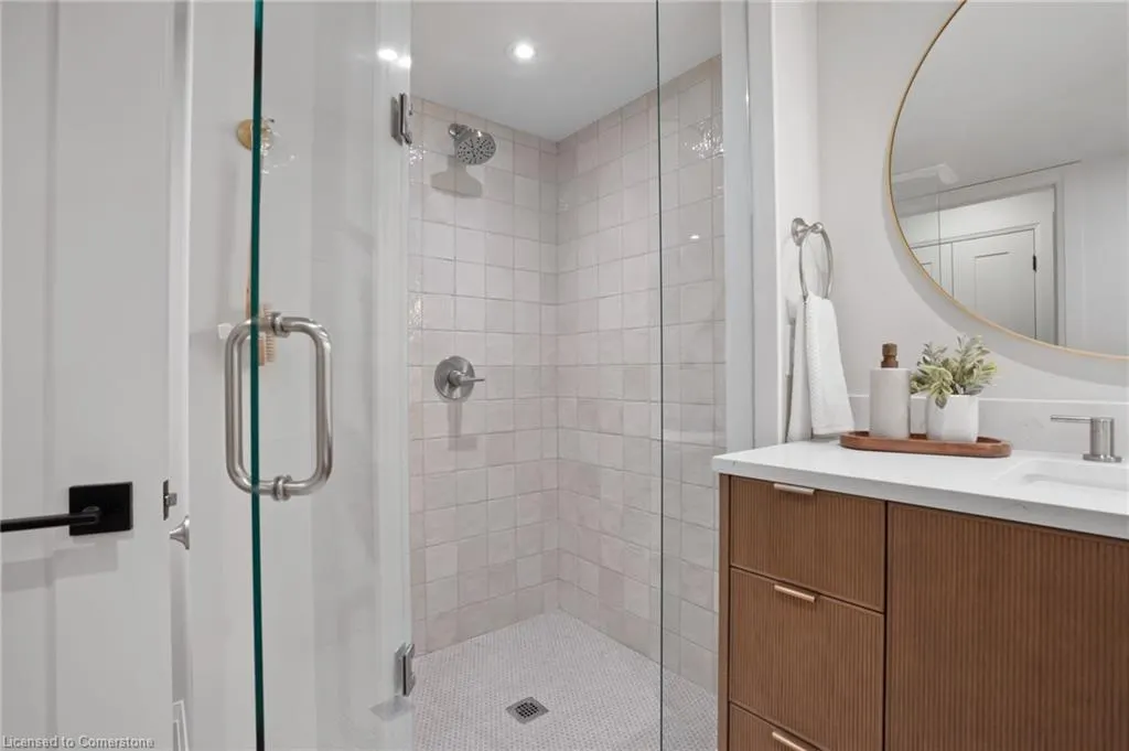 2190 Lakeshore Road, #403