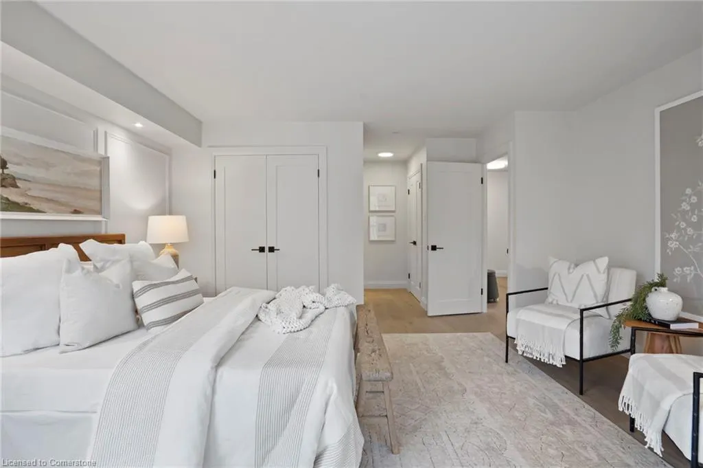 2190 Lakeshore Road, #403