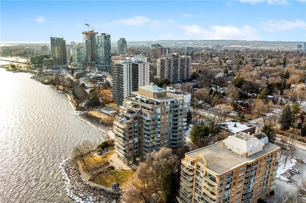 2190 Lakeshore Road, #403
