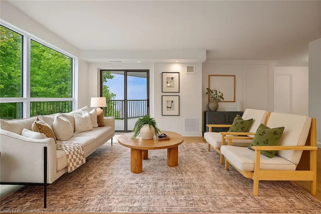 2190 Lakeshore Road, #403