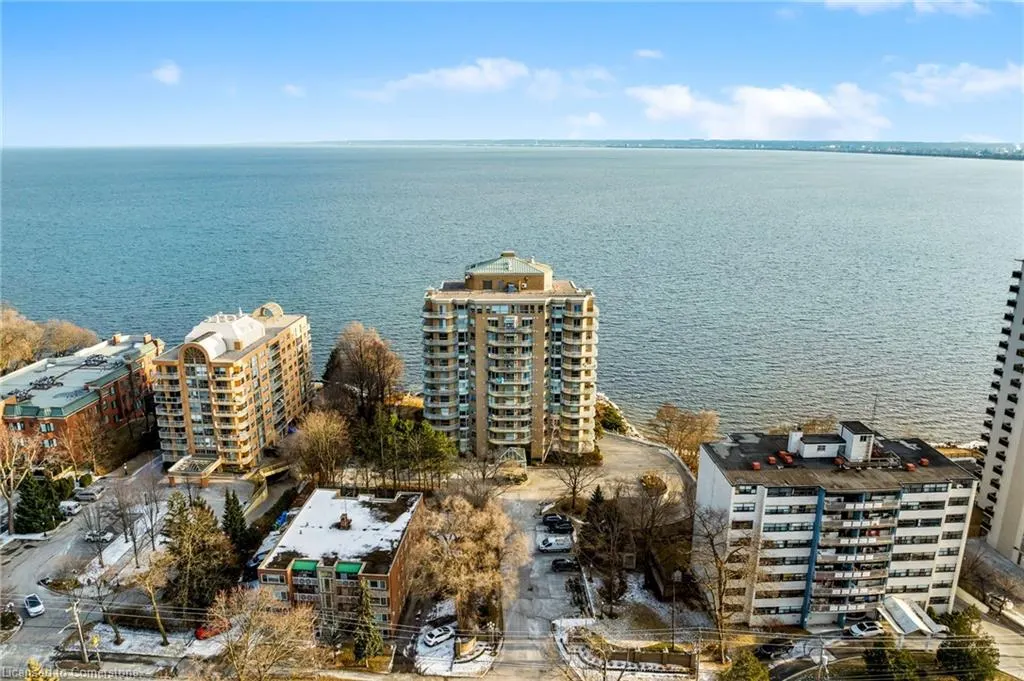2190 Lakeshore Road, #403