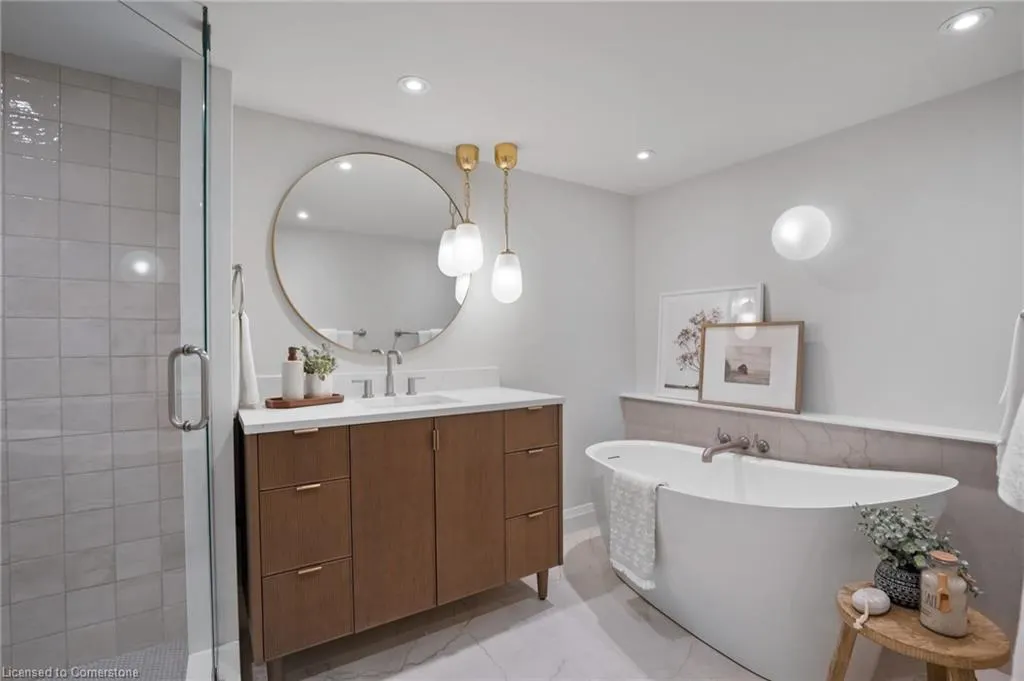2190 Lakeshore Road, #403