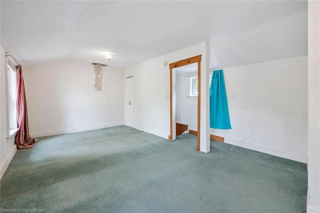 201 Arthur Street N