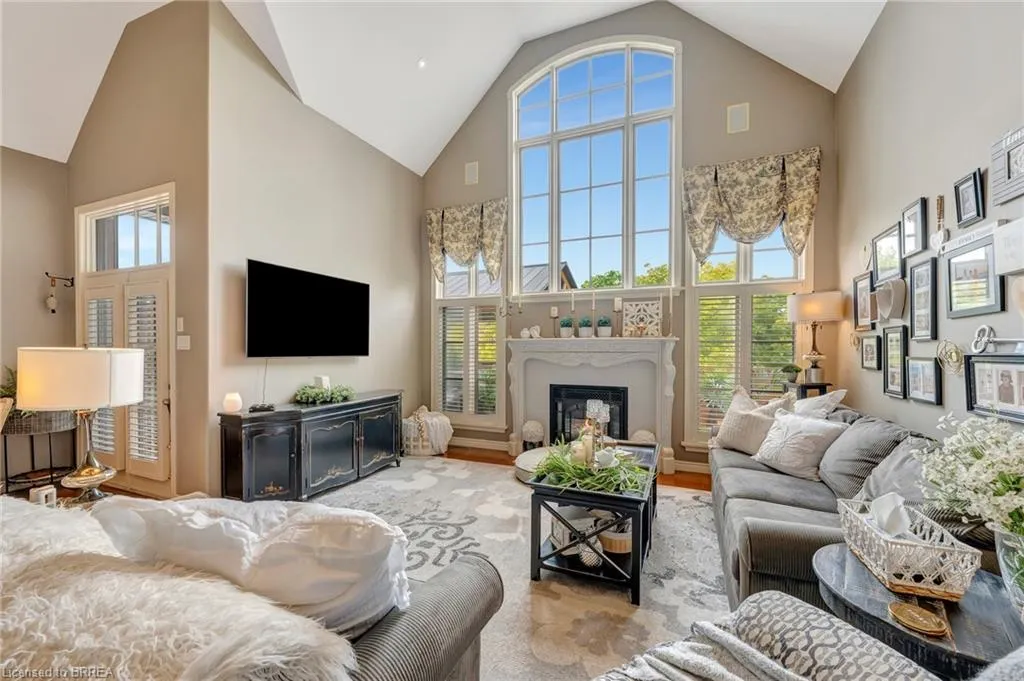 4 Macdonald Crescent