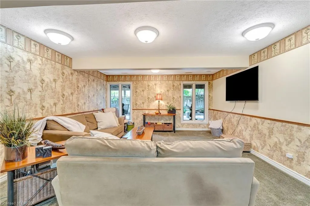 4 Macdonald Crescent