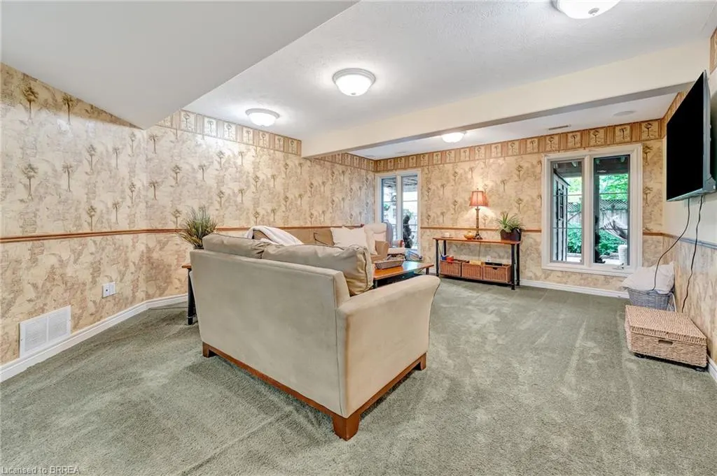 4 Macdonald Crescent