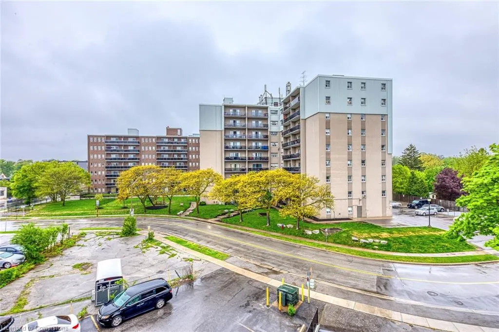 70 Stewart Street, #401