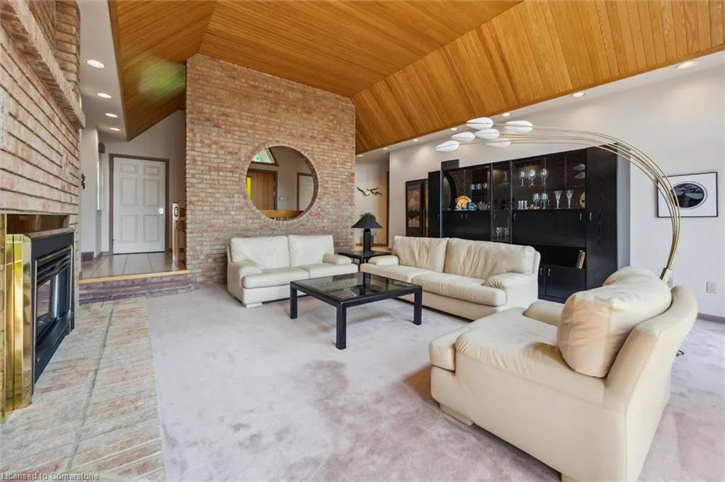 211 Edgehill Drive