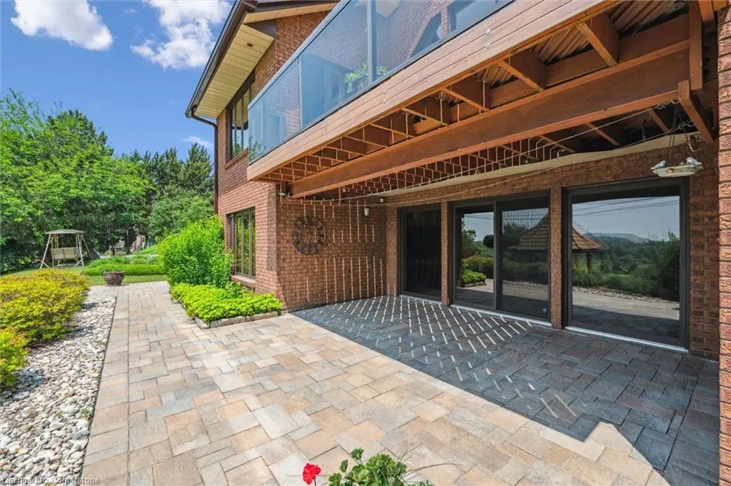 211 Edgehill Drive