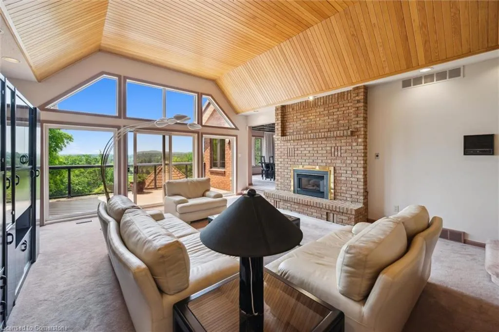 211 Edgehill Drive