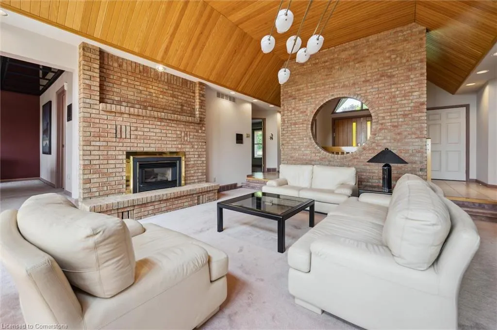 211 Edgehill Drive